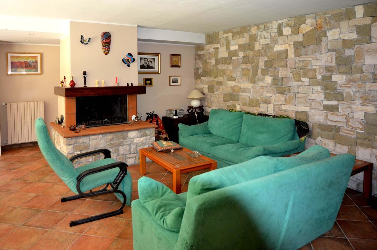 La Folaga Acomodação com café da manhã Gavirate Exterior foto