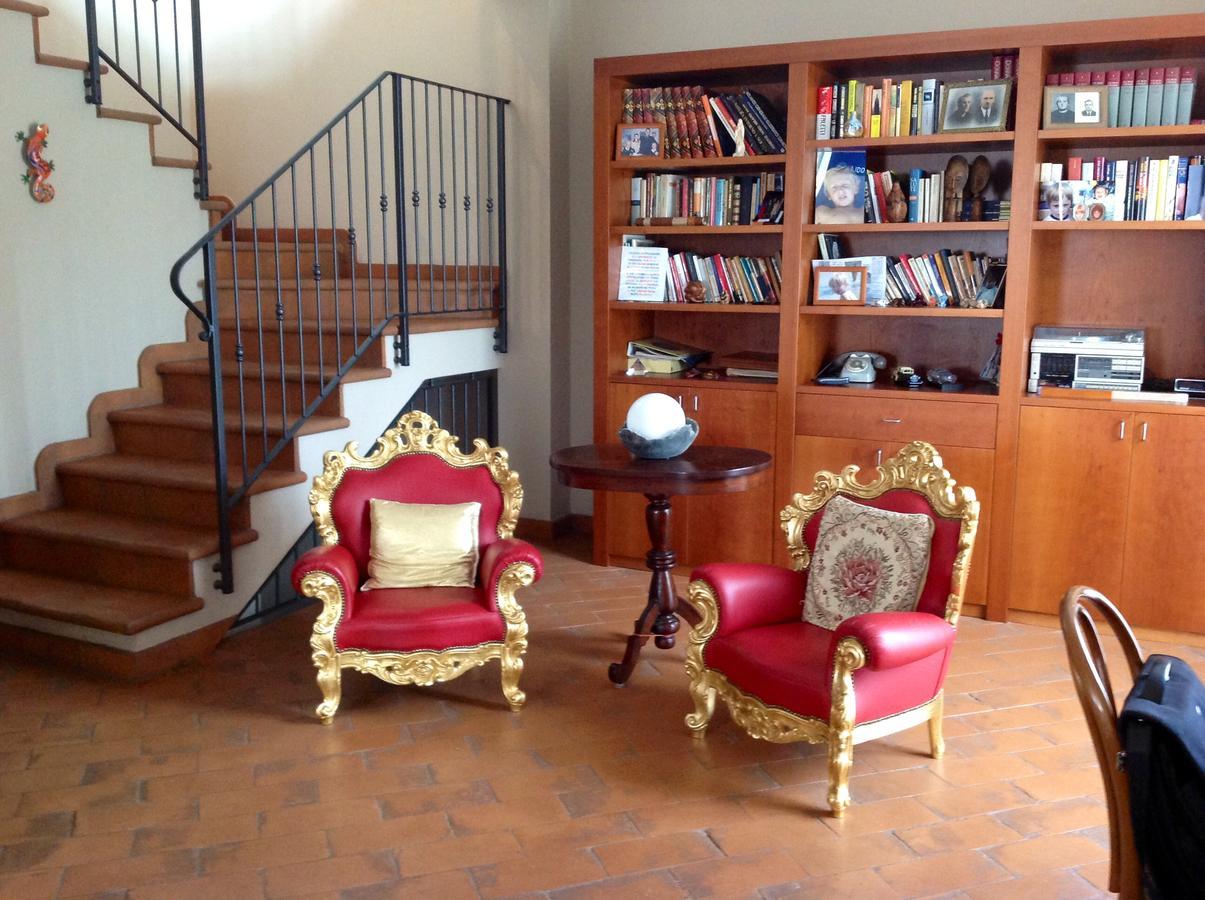 La Folaga Acomodação com café da manhã Gavirate Exterior foto